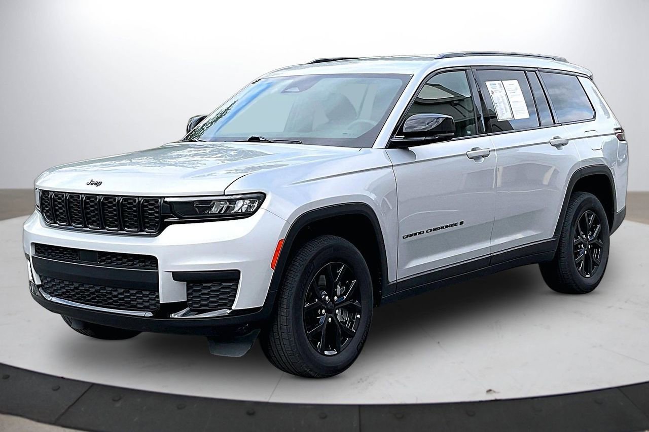 Used 2024 Jeep Grand Cherokee L Laredo AWD/4WD image 4