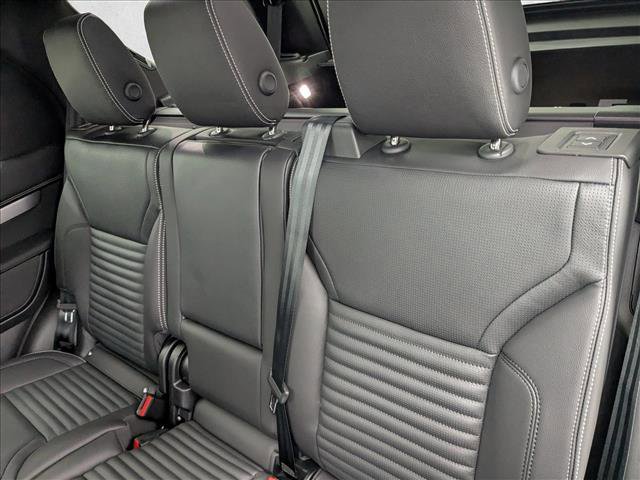 New 2026 Land Rover Discovery Limited Edition image 12