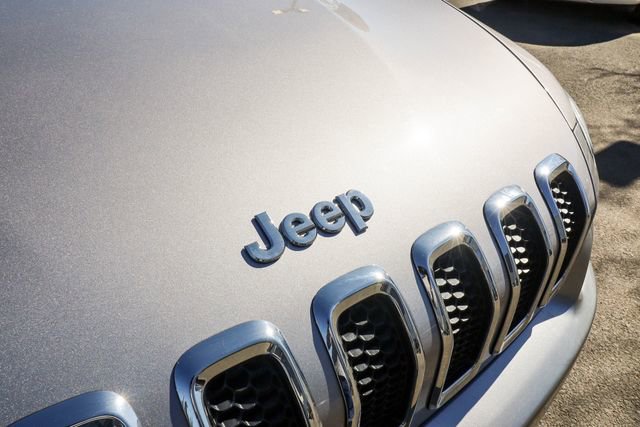 Used 2018 Jeep Cherokee Limited AWD/4WD image 17