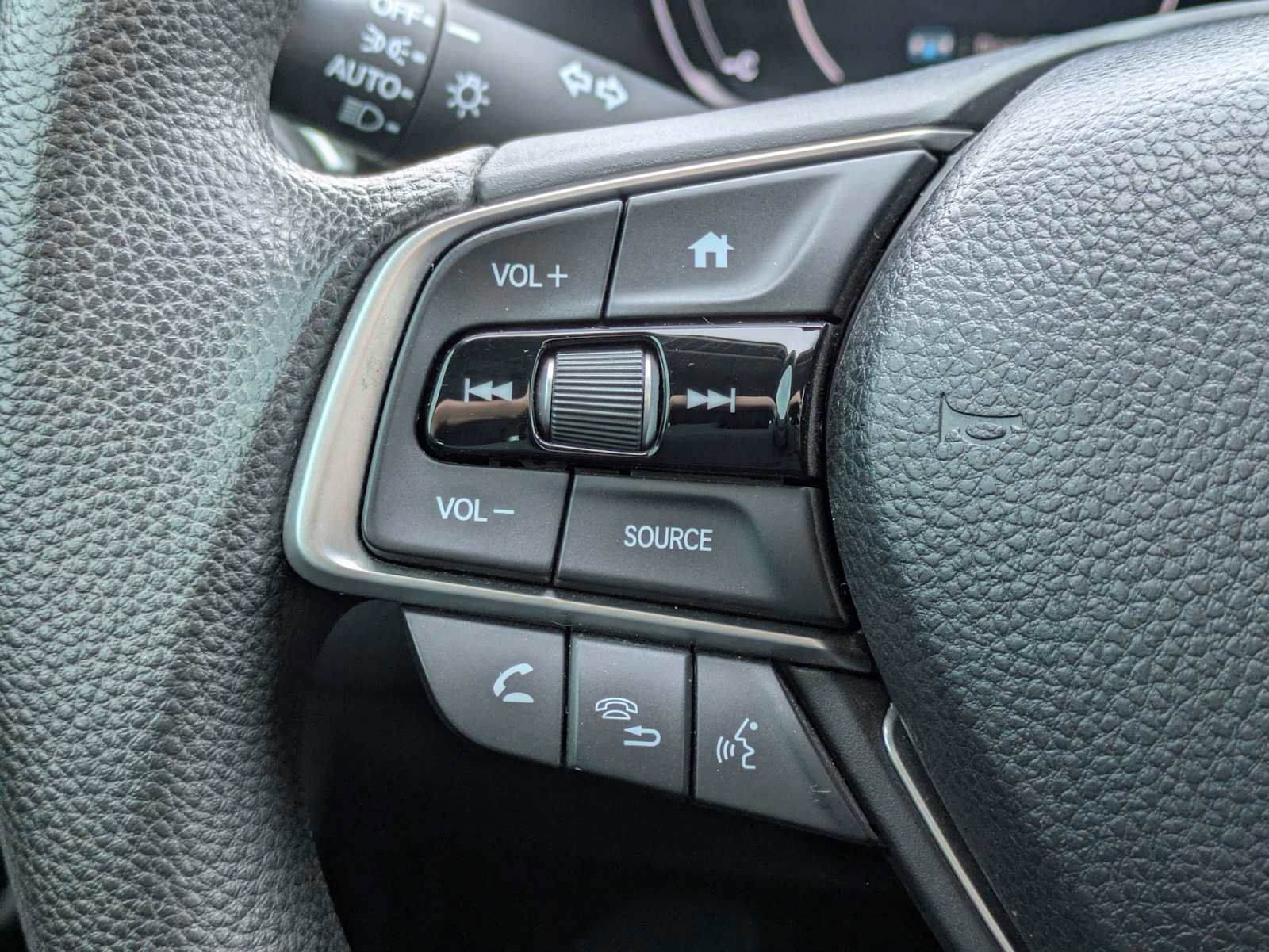 Used 2018 Honda Accord LX image 23