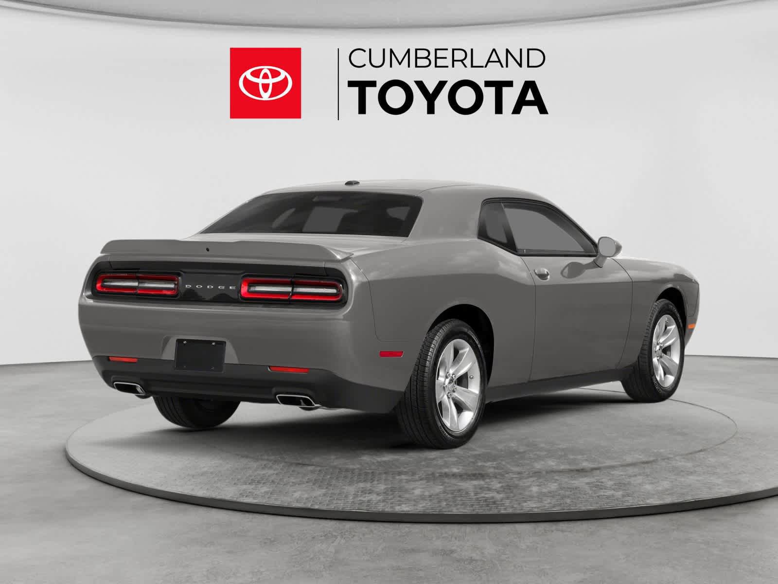 Used 2022 Dodge Challenger SXT w/ Blacktop Package AWD/4WD image 2