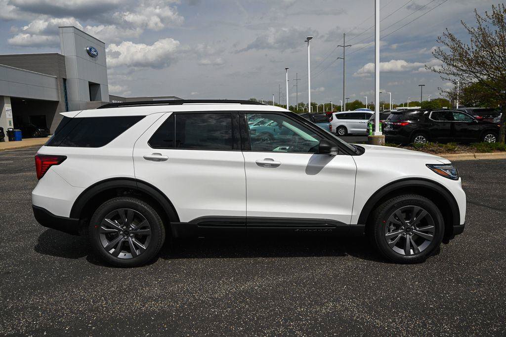 New 2026 Ford Explorer Active w/ Active Comfort Package AWD/4WD image 3