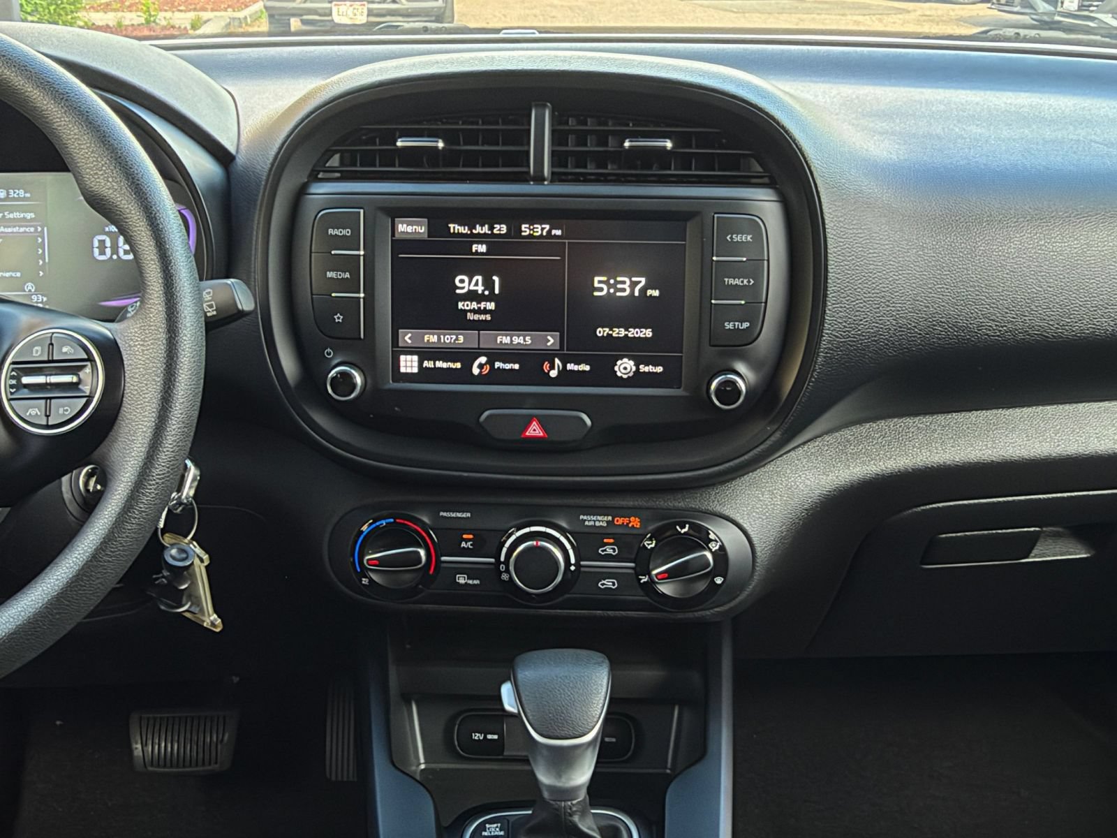 Used 2025 Kia Soul LX w/ LX Technology Package FWD image 16