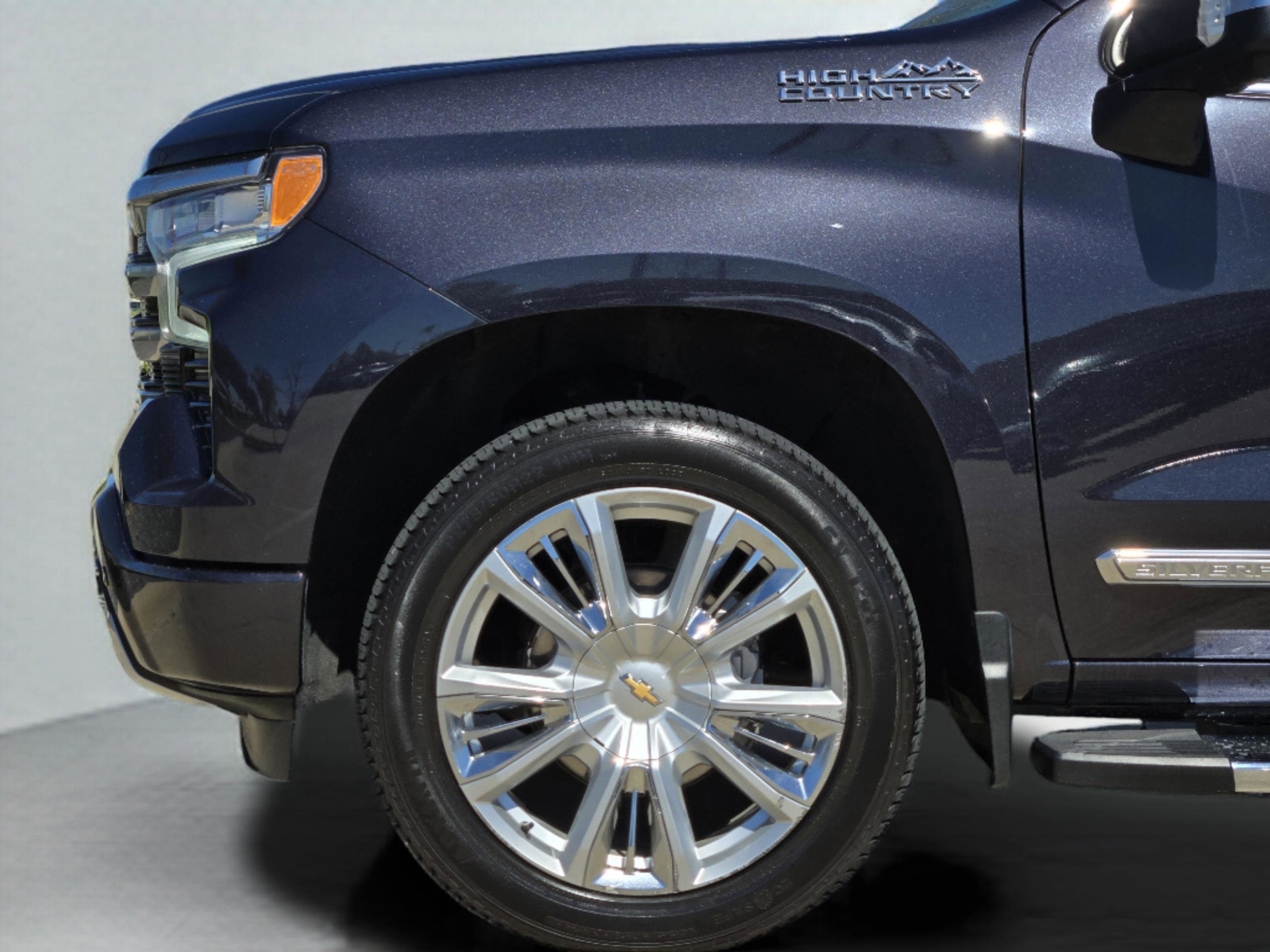 Used 2023 Chevrolet Silverado 1500 High Country w/ Technology Package image 14