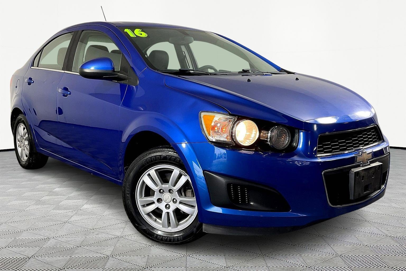 Used 2016 Chevrolet Sonic LT FWD image 3