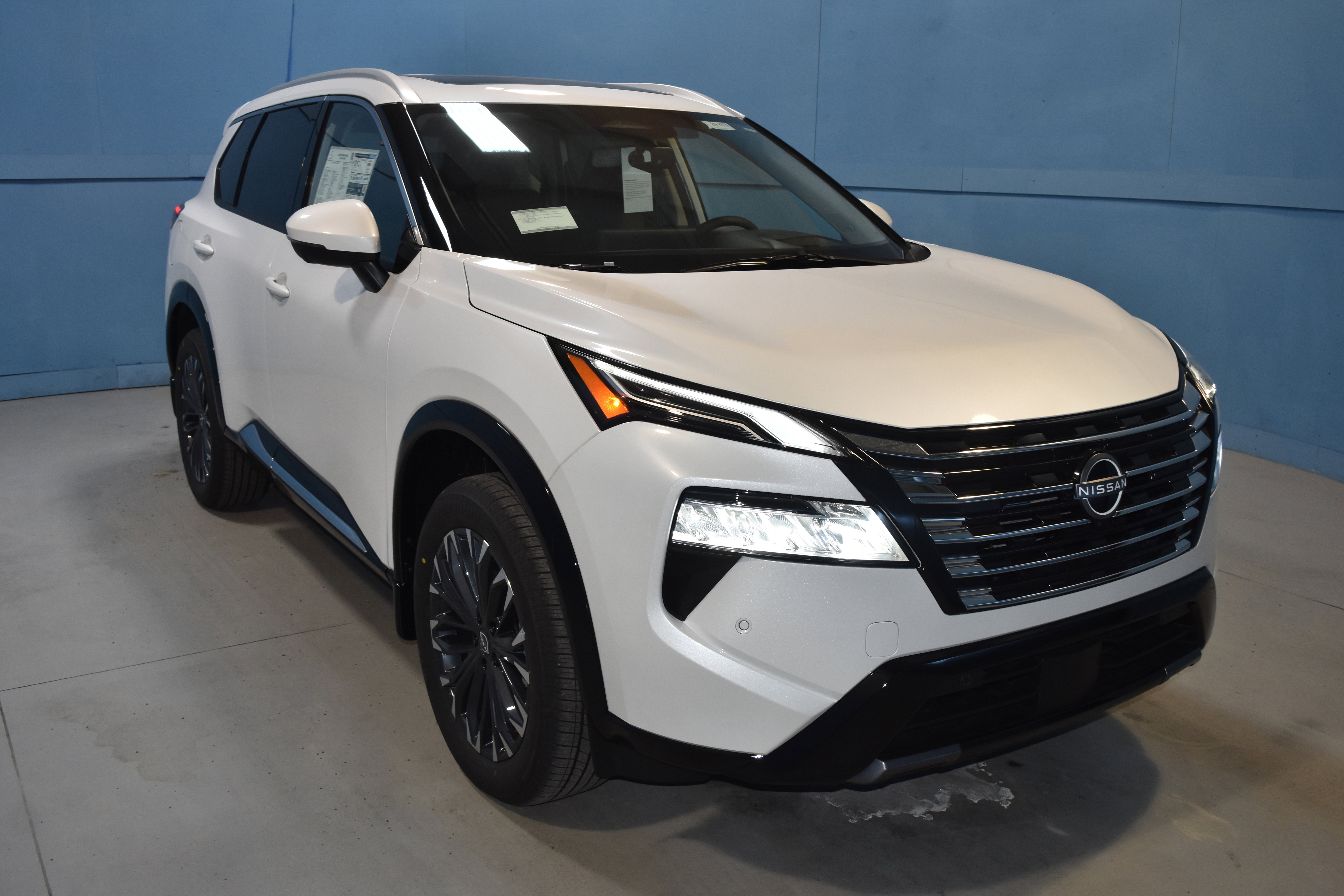New 2026 Nissan Rogue Platinum w/ Tech Package