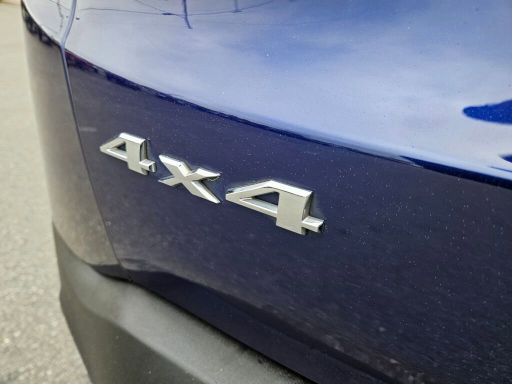 Used 2017 Jeep Renegade Latitude AWD/4WD image 12