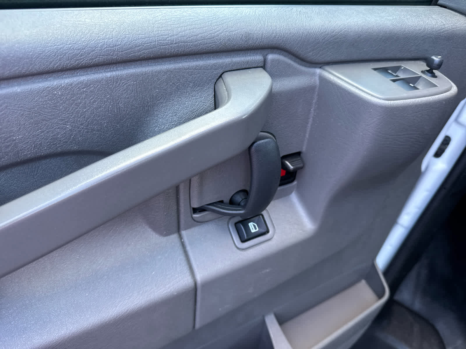 Used 2024 GMC Savana 2500 w/ Driver Convenience Package image 17