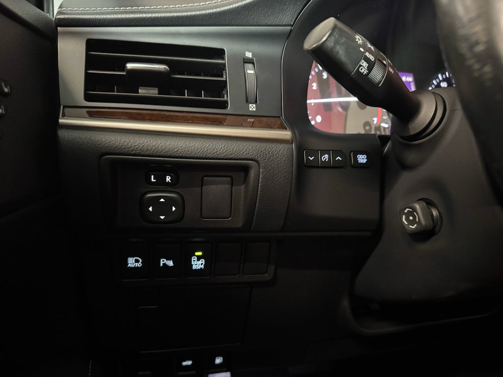 Used 2016 Lexus ES 350 w/ Luxury Package w/Wood Trim FWD image 16