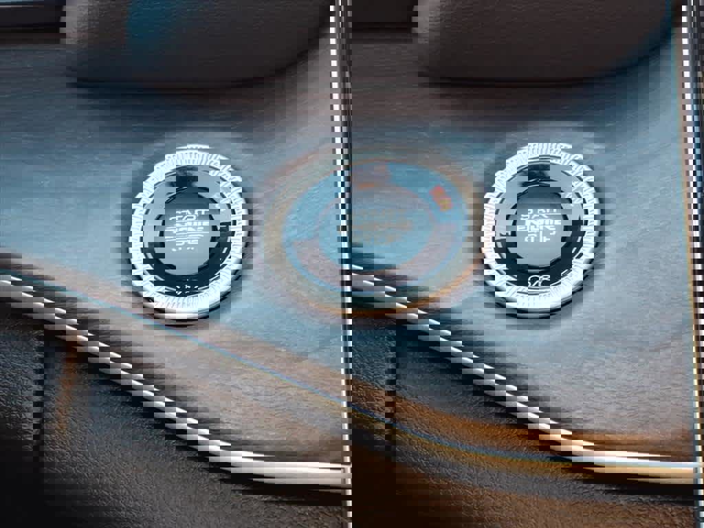 Used 2025 Jeep Grand Cherokee L Limited w/ Black Appearance Package image 43