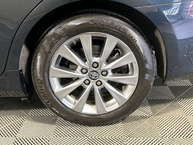 Certified 2017 Toyota Camry XLE FWD image 28