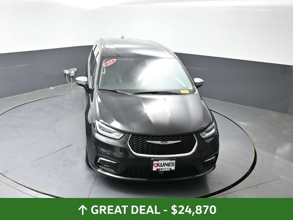Used 2023 Chrysler Pacifica Limited FWD image 47