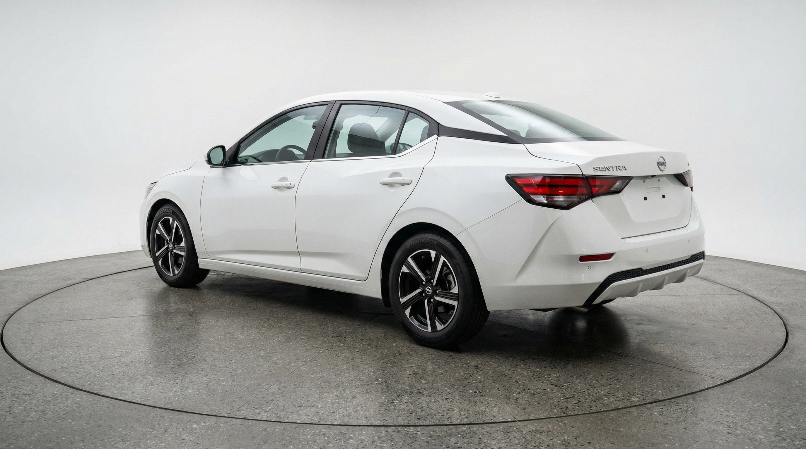 Used 2025 Nissan Sentra SV image 6