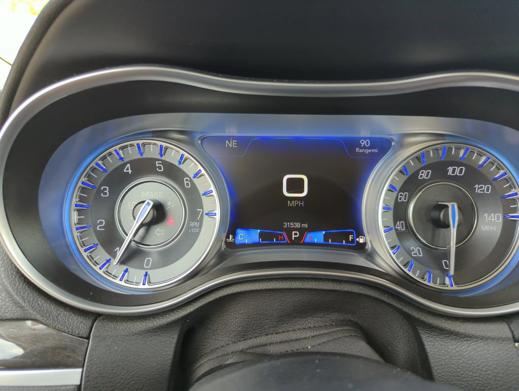 Used 2022 Chrysler 300 Touring image 33