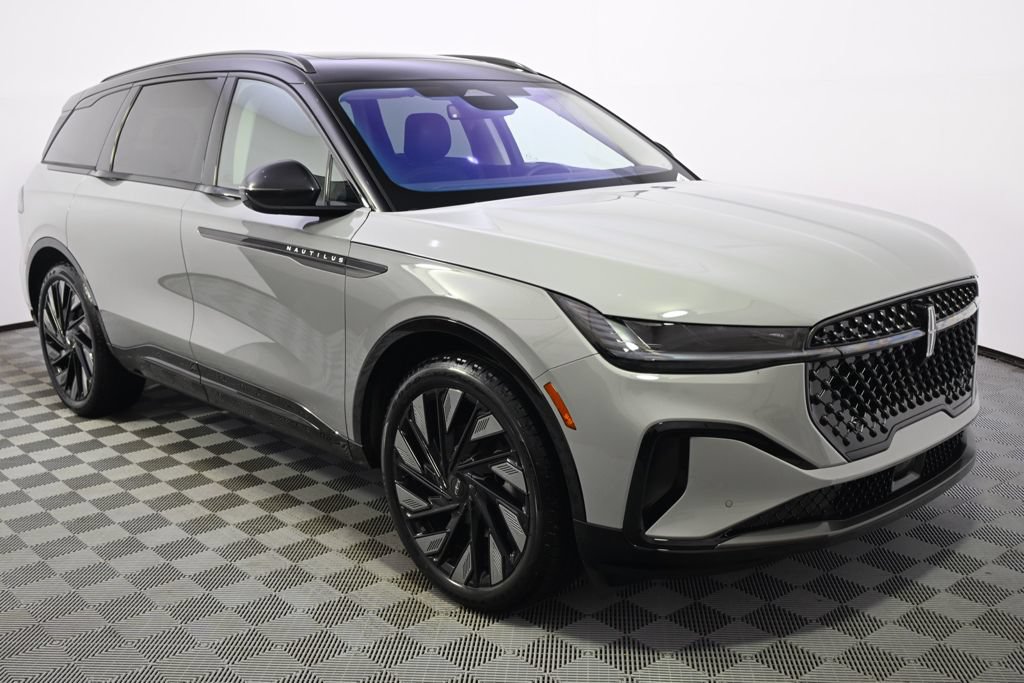 New 2026 Lincoln Nautilus Reserve w/ Jet Appearance Package AWD/4WD image 8