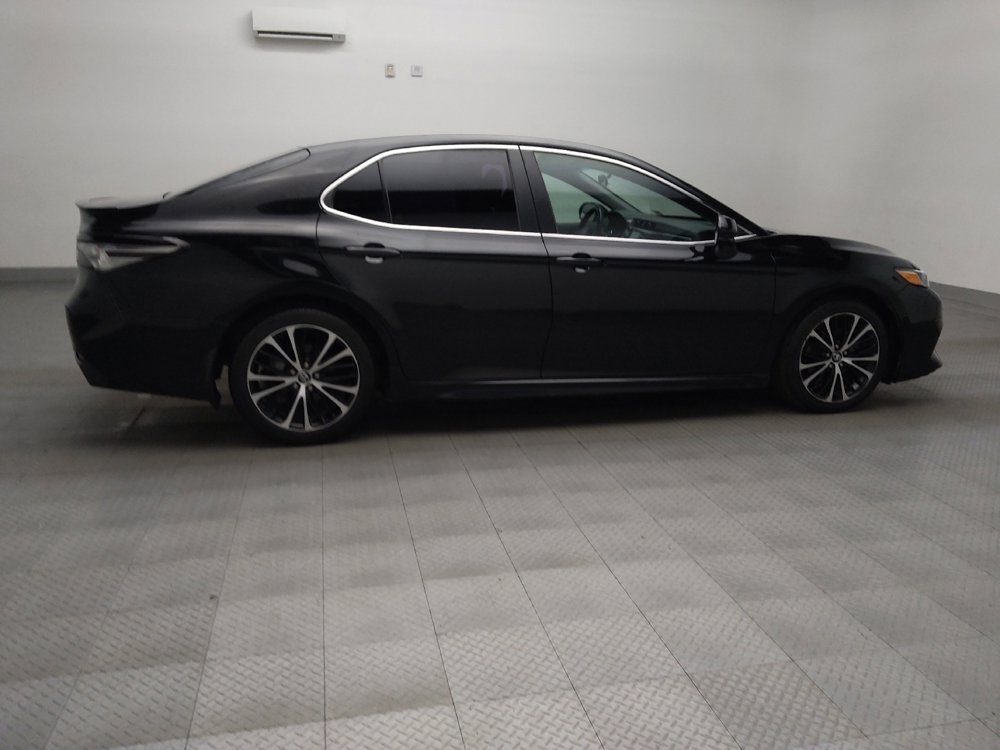 Used 2018 Toyota Camry SE w/ Moonroof Package image 10
