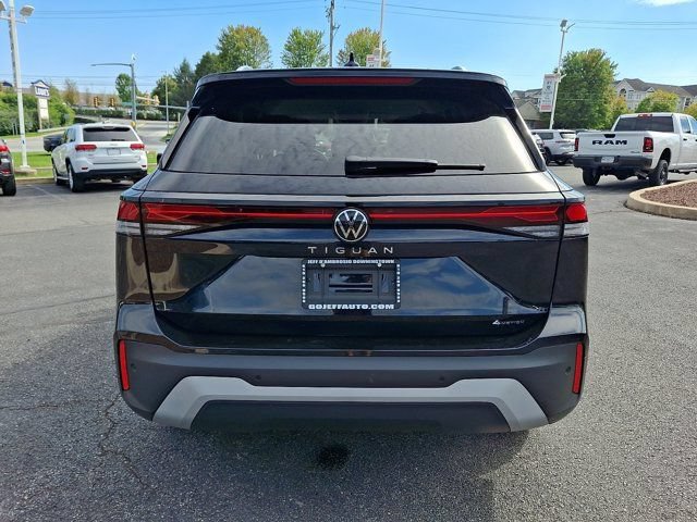 Certified 2025 Volkswagen Tiguan S w/ 18" Wheel Package AWD/4WD image 7