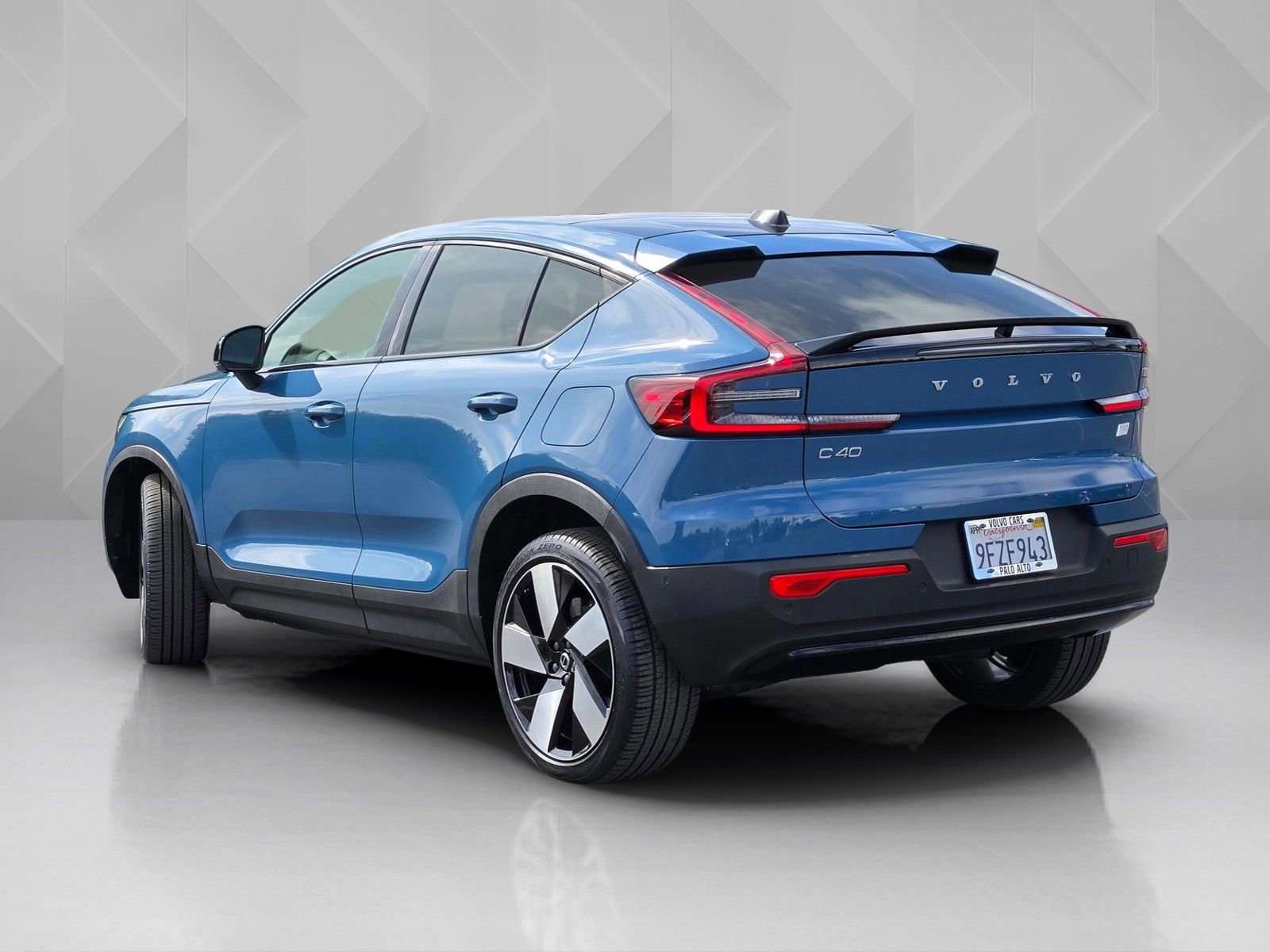 Certified 2023 Volvo C40 P8 Recharge Ultimate w/ Protection Package Premier image 4