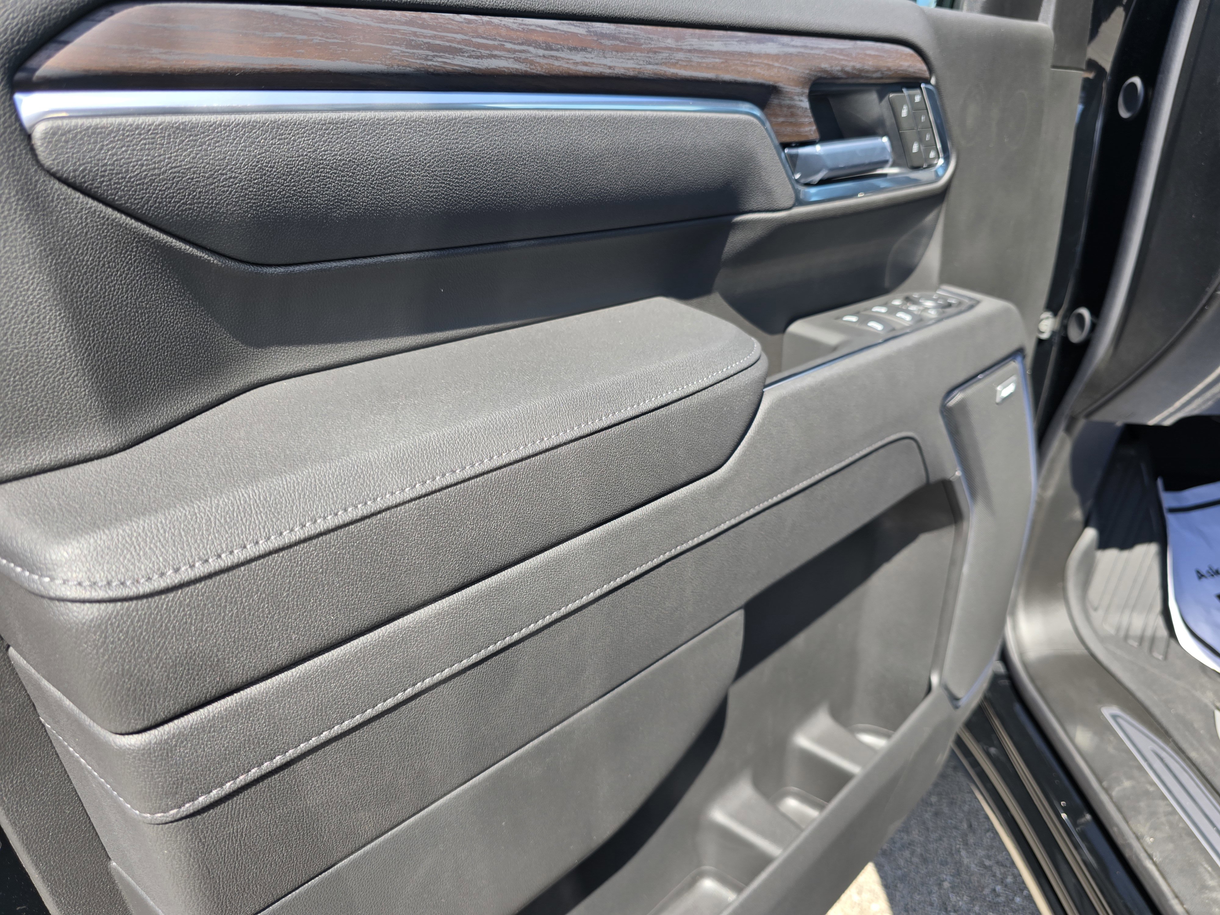 New 2025 GMC Sierra 2500 SLT w/ SLT Convenience Package image 14