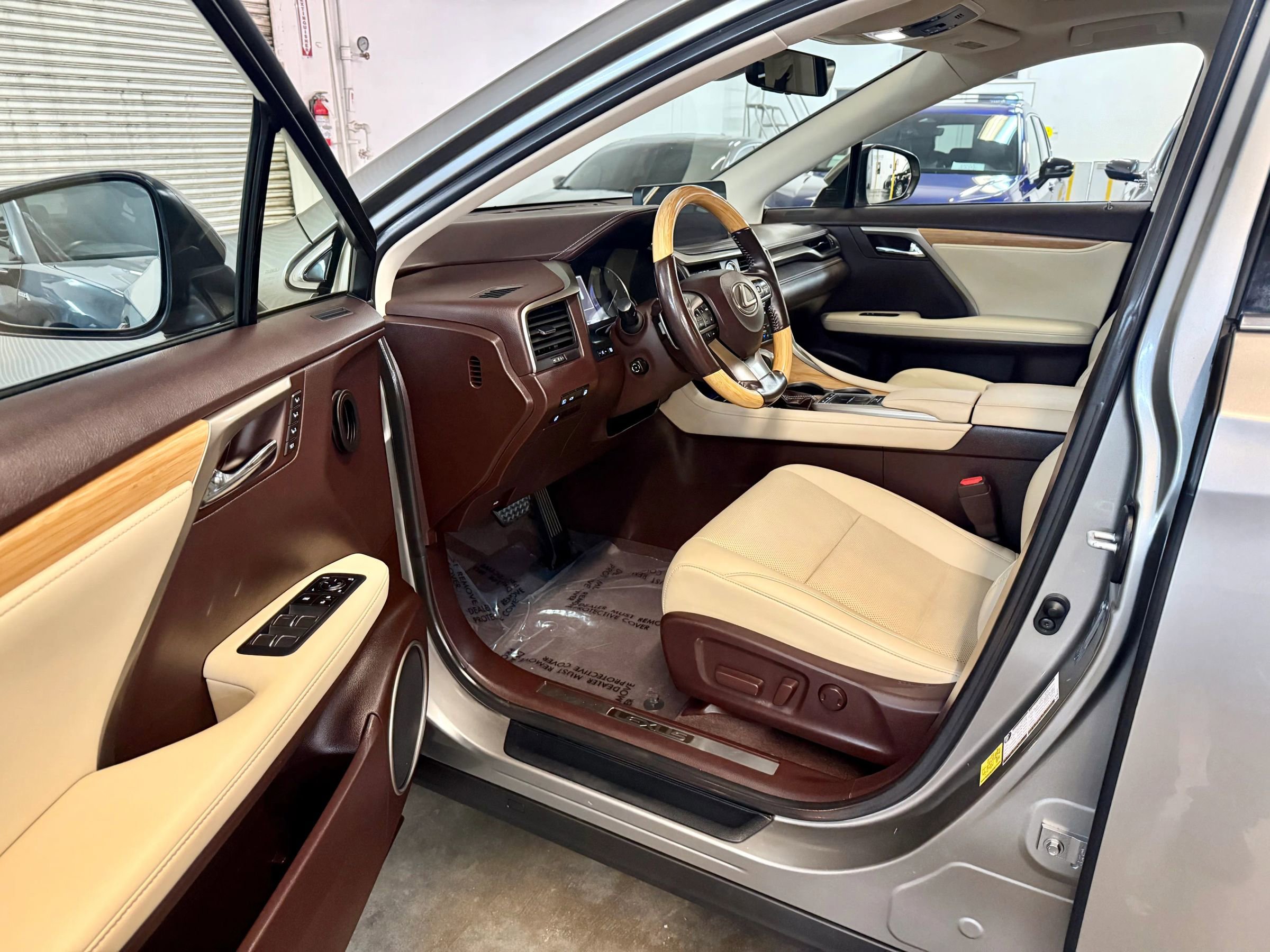 Used 2020 Lexus RX 450hL AWD w/ Premium Package image 9