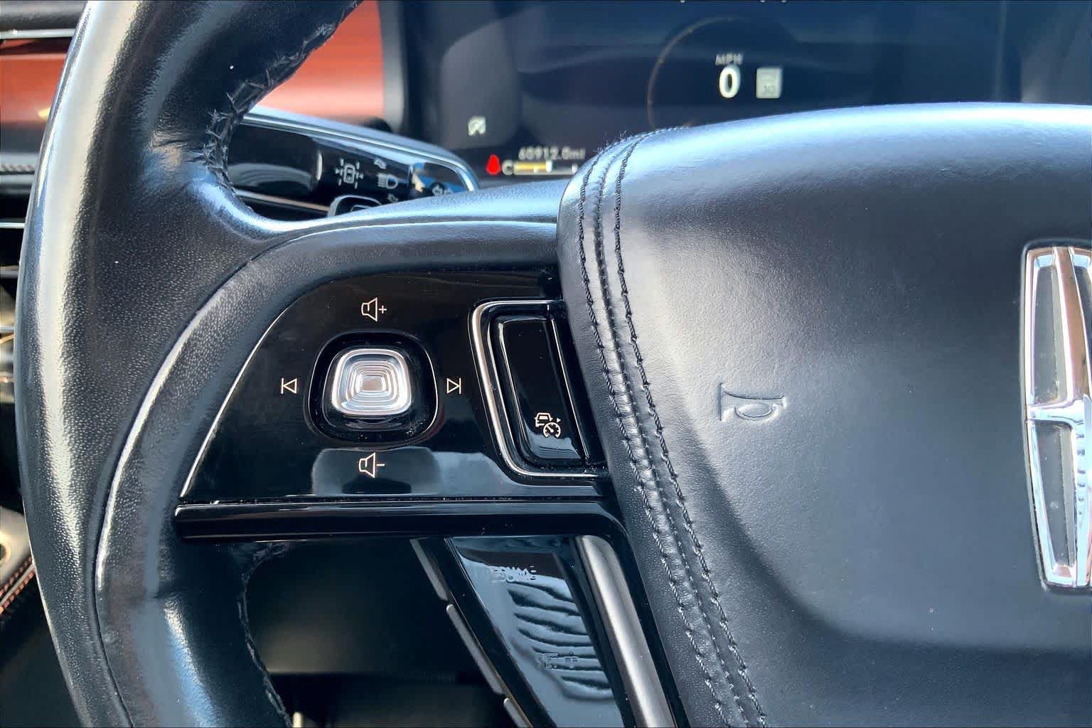 Used 2022 Lincoln Aviator Reserve w/ Equipment Group 201A AWD/4WD image 24