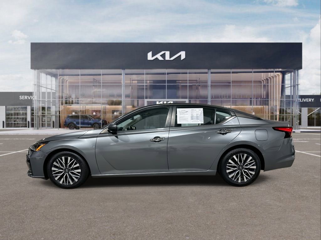 Used 2023 Nissan Altima 2.5 SV image 5