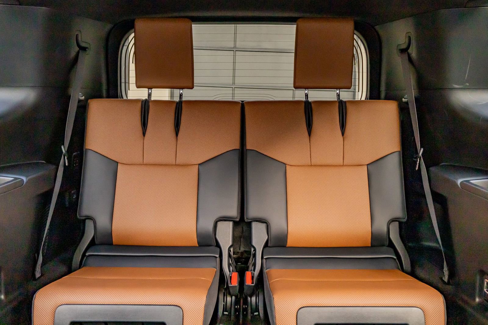 Used 2025 Lexus GX 550 w/ Cold Area Package AWD/4WD image 35