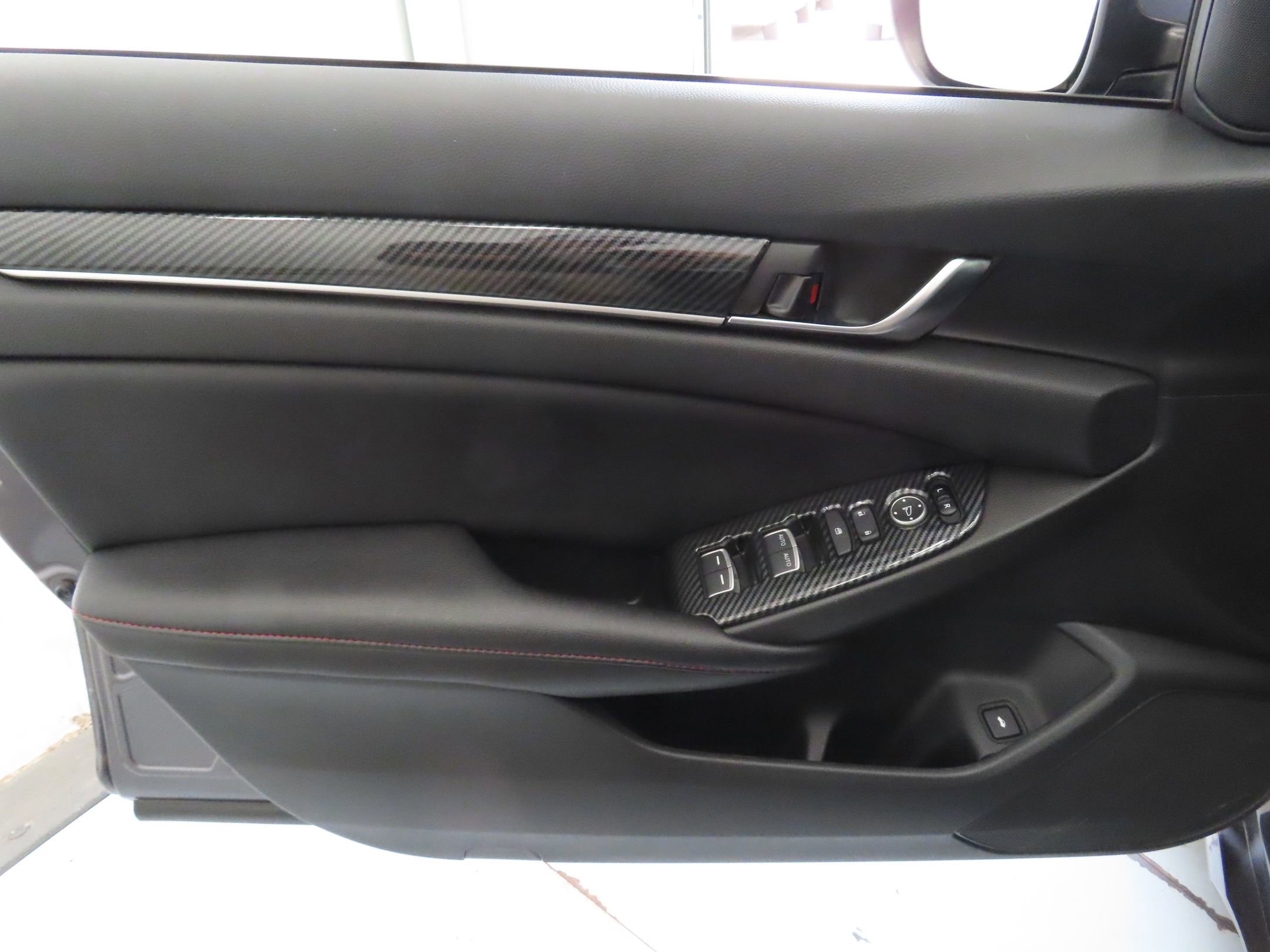 Used 2018 Honda Accord Sport image 10