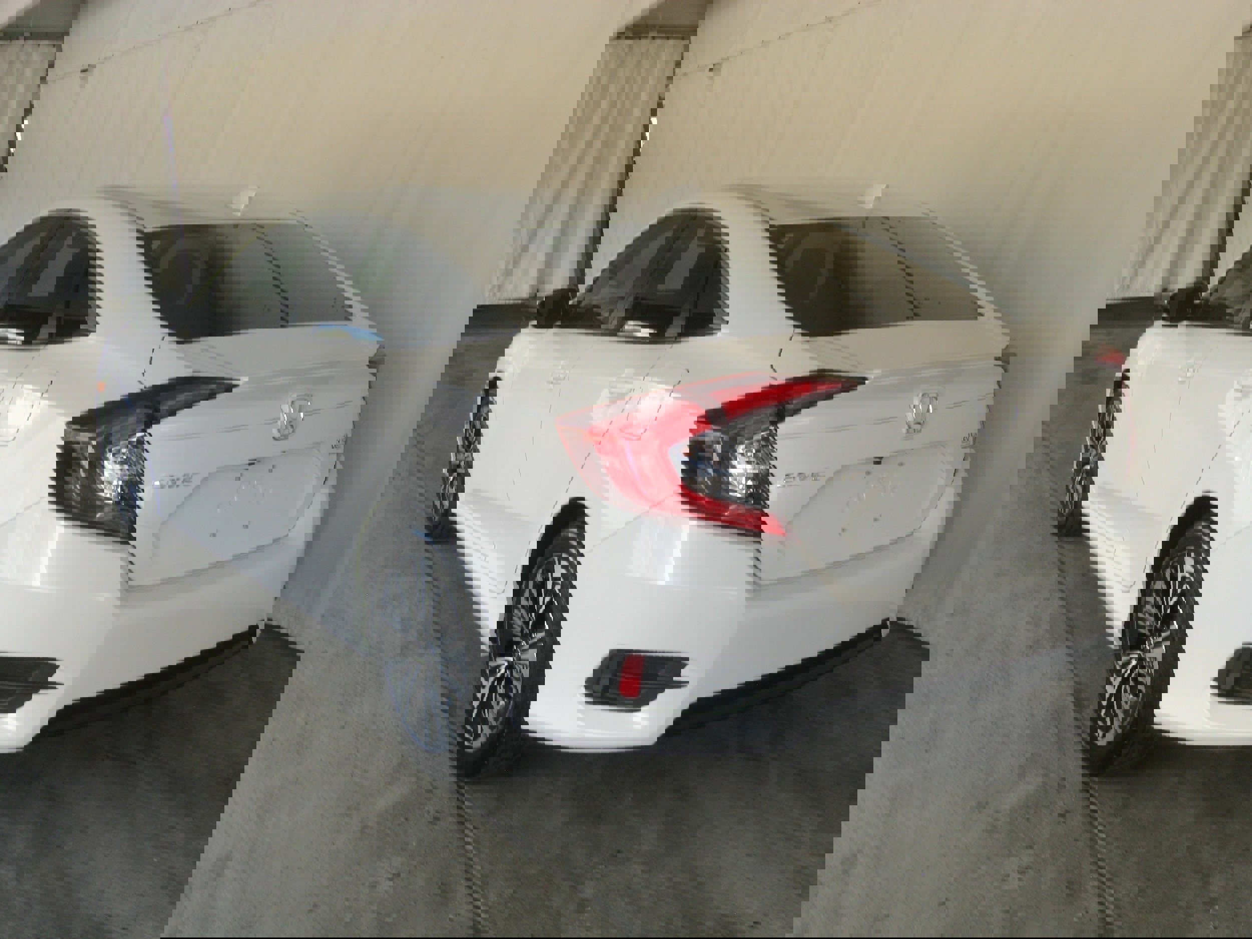 Used 2018 Honda Civic EX-L image 24