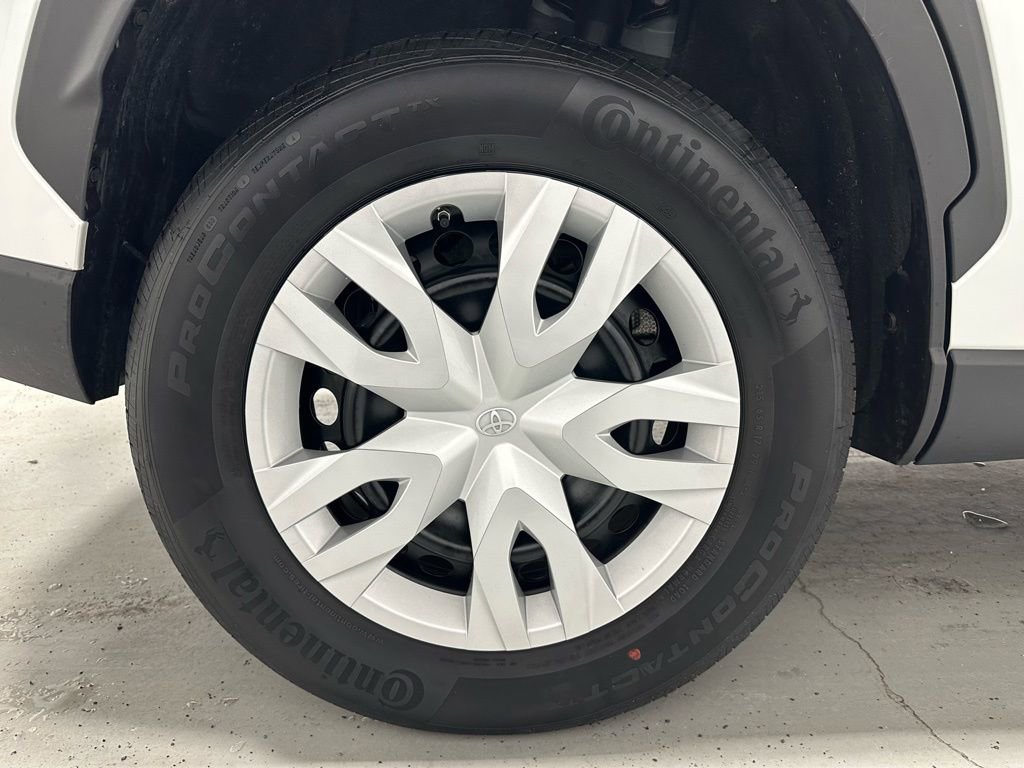 Used 2025 Toyota Corolla Cross L image 64