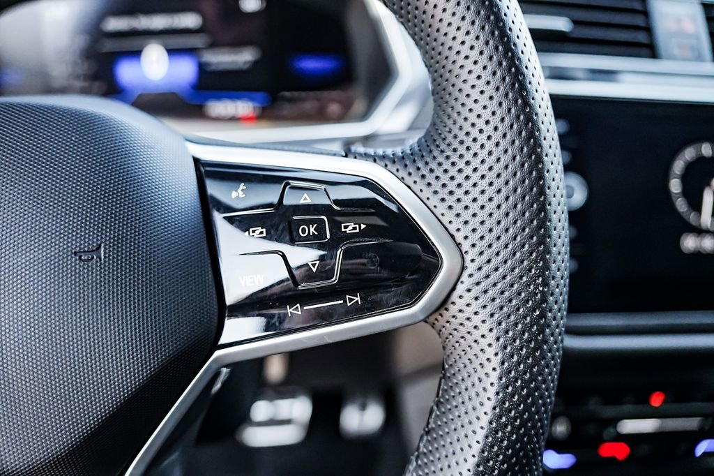 Used 2024 Volkswagen Tiguan SE R-Line image 16