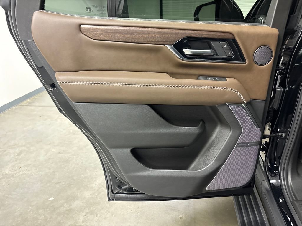 Used 2025 GMC Yukon Denali Ultimate w/ LPO, Floor Liner Package image 31