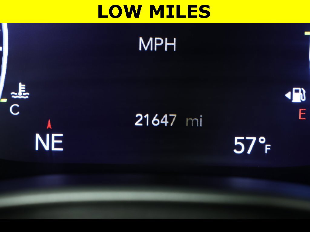 Used 2022 Chrysler Pacifica Touring-L image 6