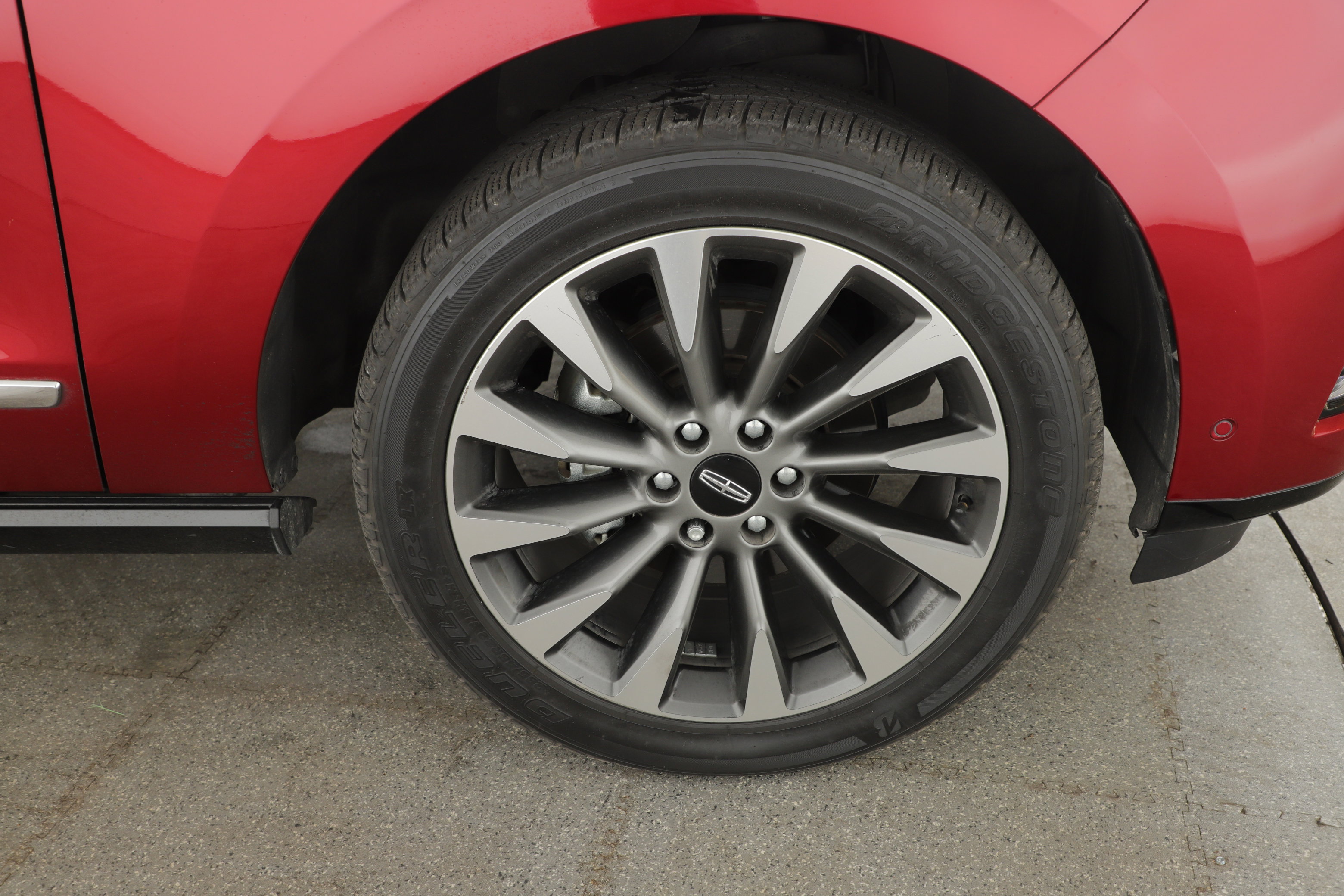 Used 2018 Lincoln Navigator Select w/ Technology Package image 2