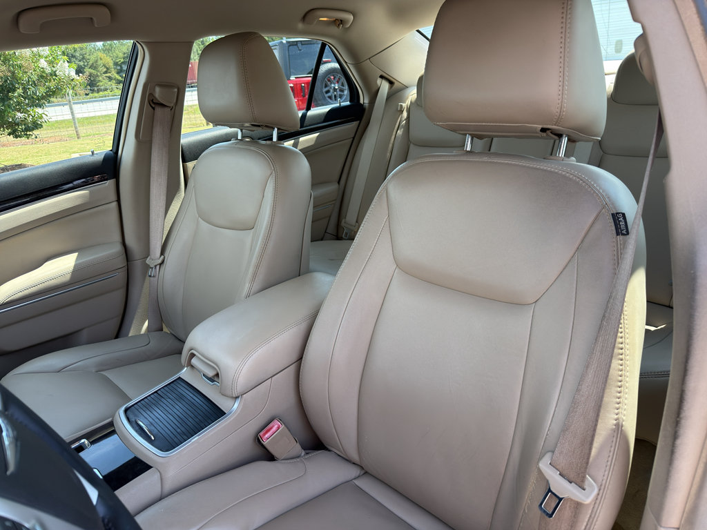 Used 2013 Chrysler 300 RWD image 19