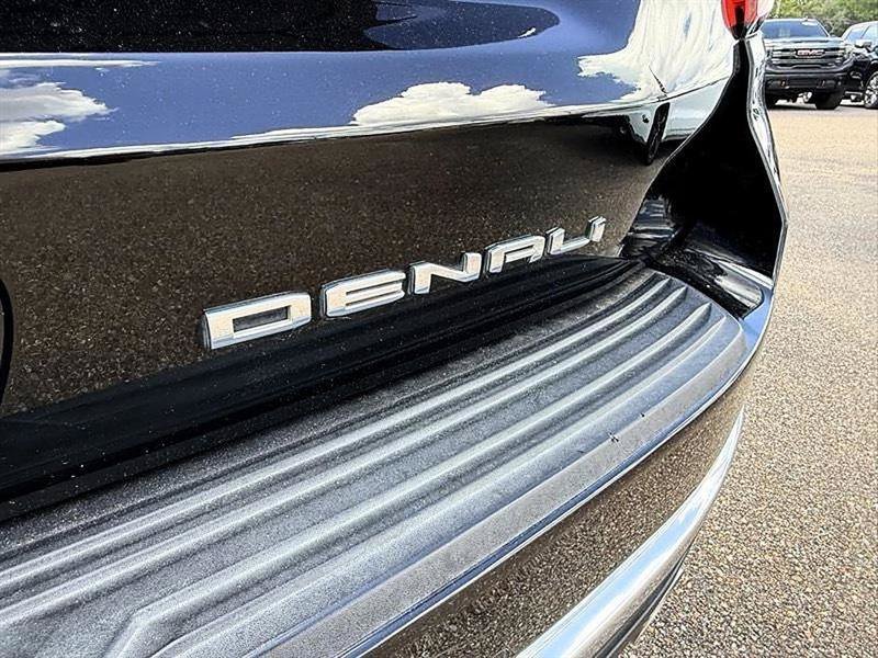 Used 2021 GMC Yukon Denali RWD image 14