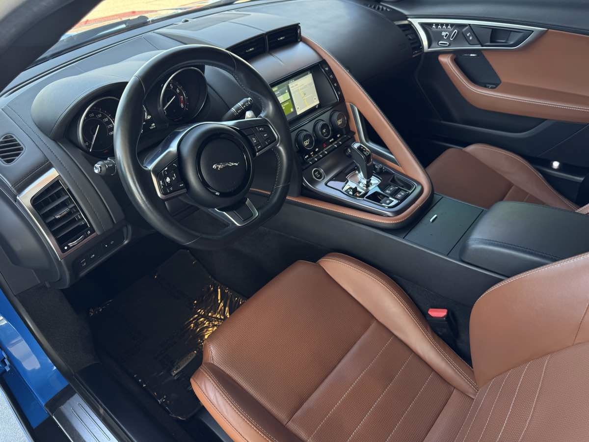 Used 2018 Jaguar F-TYPE Coupe RWD image 15