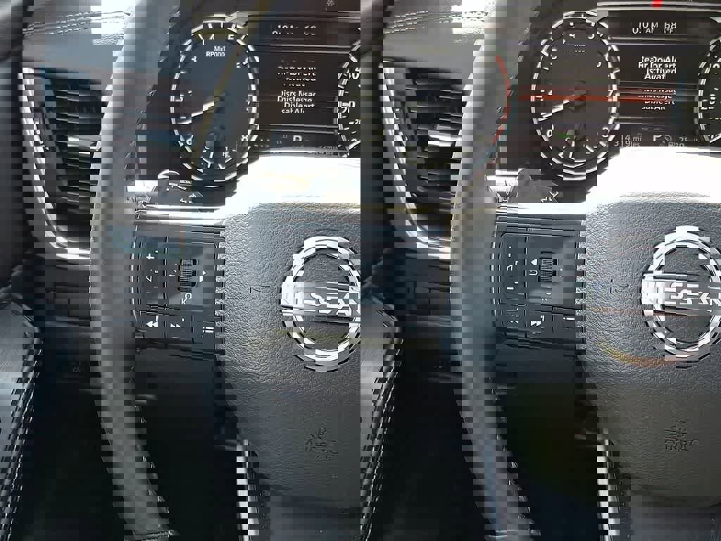 Used 2025 Nissan Rogue SV image 18