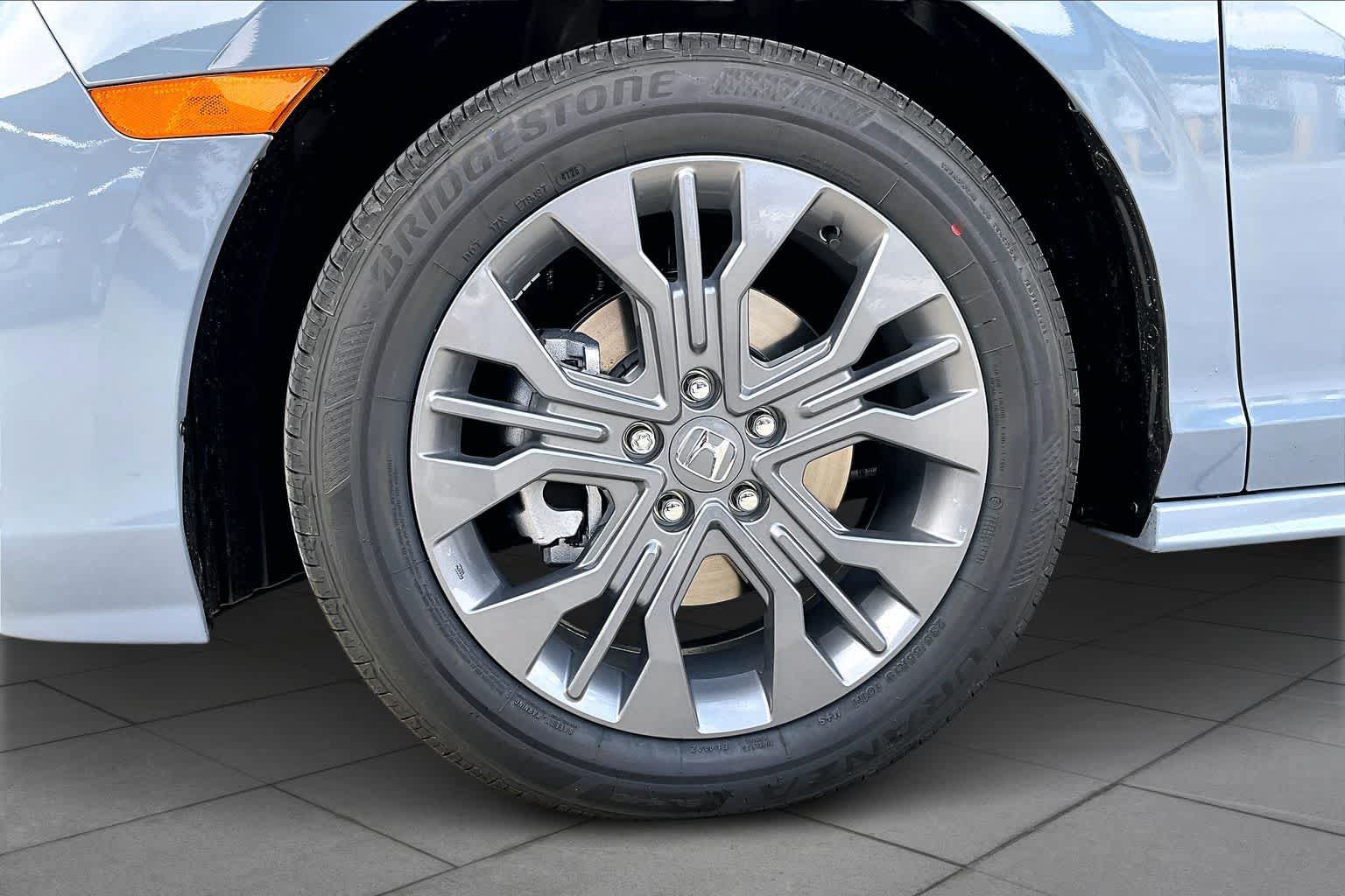 New 2026 Honda Odyssey Touring image 12
