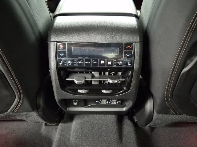Used 2023 Jeep Grand Cherokee L Summit AWD/4WD image 15