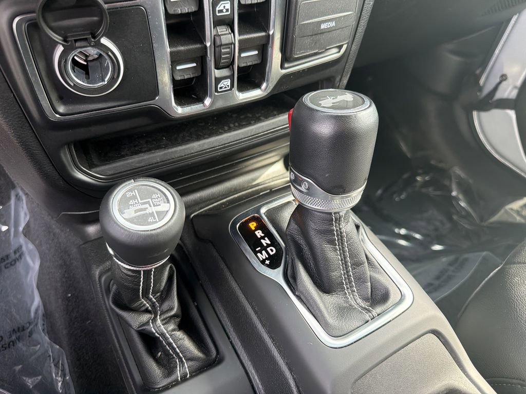Used 2023 Jeep Wrangler Unlimited Sahara w/ Safety Group AWD/4WD image 28