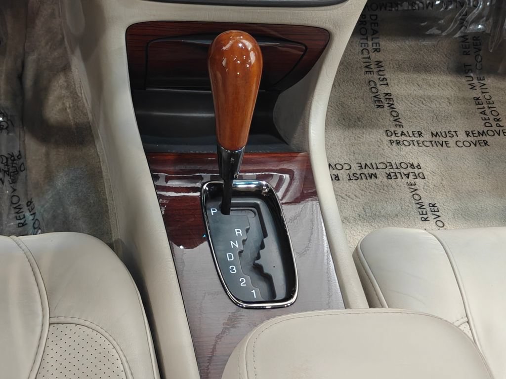 Used 2003 Cadillac De Ville DTS w/ Premium Luxury Package FWD image 7