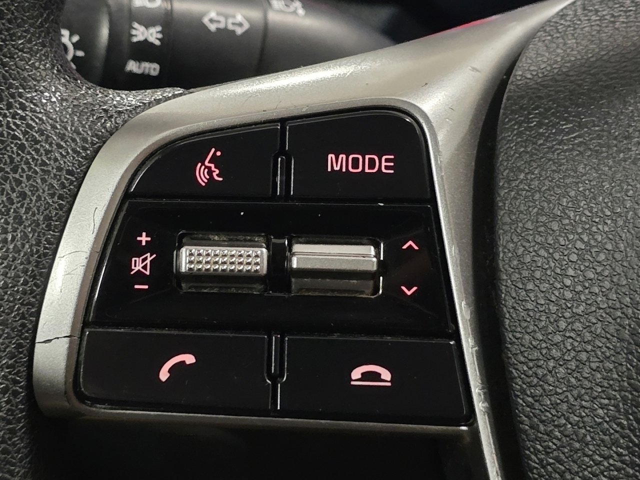 Used 2019 Kia Sorento LX image 32