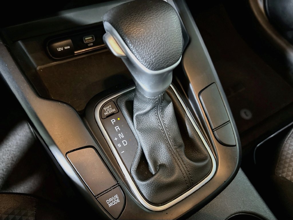 Used 2023 Kia Soul LX w/ LX Technology Package FWD image 17
