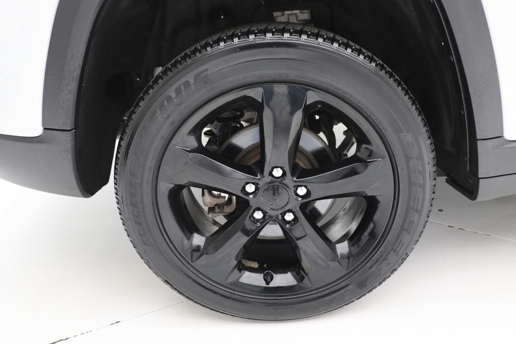 Used 2023 Jeep Grand Cherokee Altitude AWD/4WD image 9