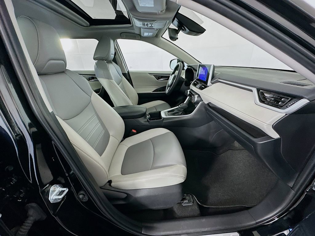Certified 2025 Toyota RAV4 XLE Premium image 29