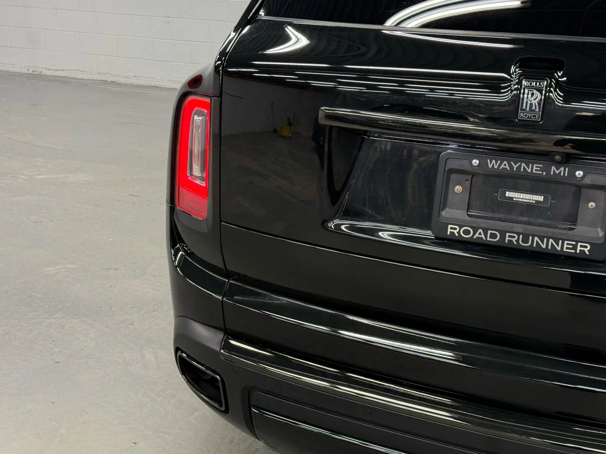 Used 2022 Rolls-Royce Cullinan Black Badge w/ Dark Exterior Package image 14