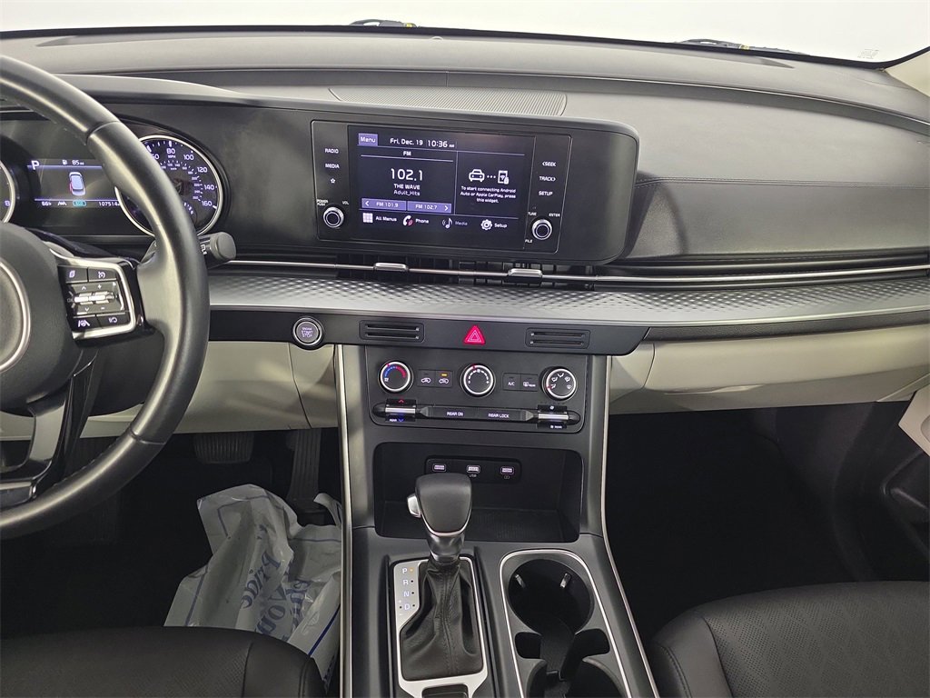 Used 2022 Kia Carnival LX image 16