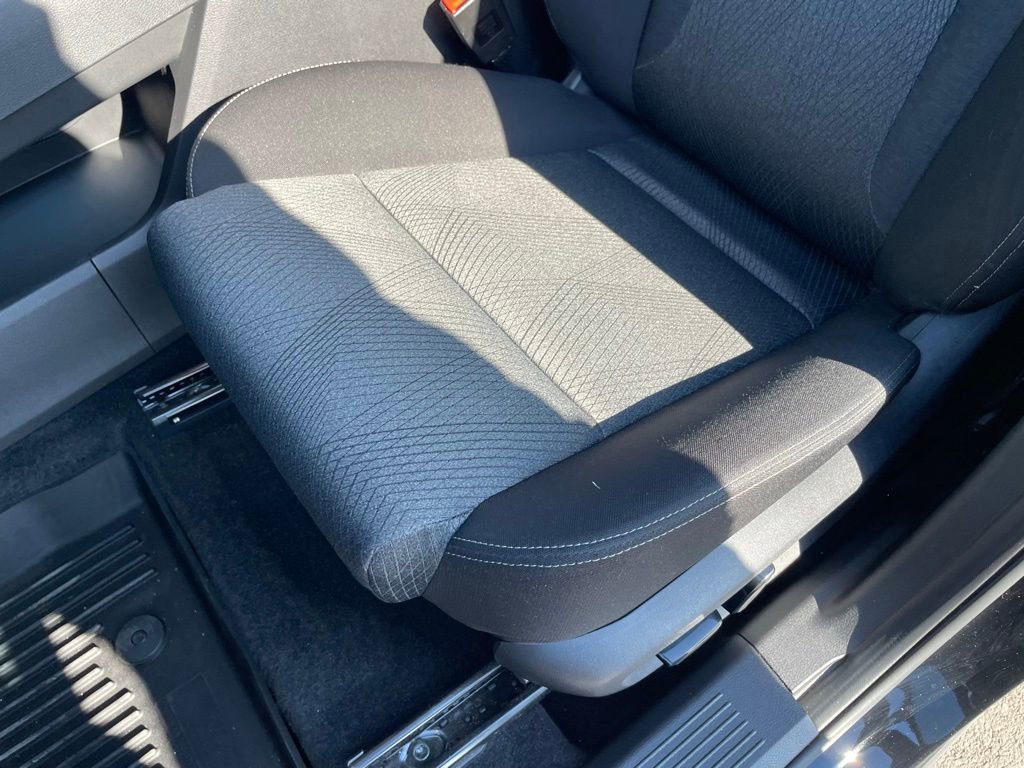 Used 2025 Nissan Rogue SV image 23