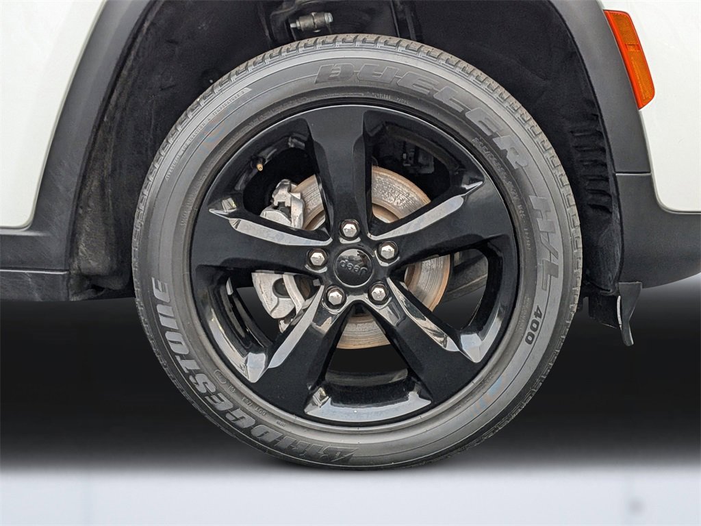 Used 2023 Jeep Grand Cherokee Altitude image 11